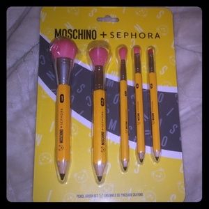 SEPHORA +MOSCHINO BRUSH SET